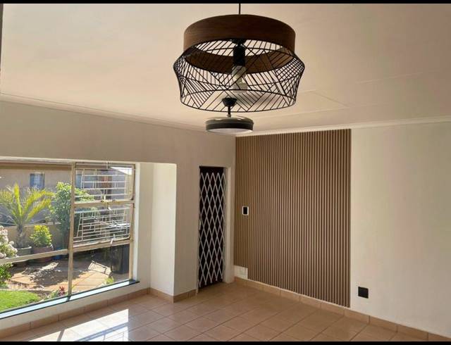 2 BEDROOM TOWNHOUSE FOR SALE IN BIRCHLEIGH NORTH